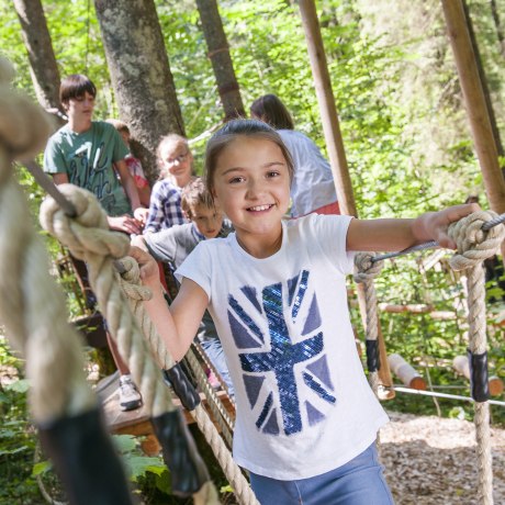 Der Niedrigseilgarten im Freizeitpark Ruhpolding ist ein beliebtes Ausflugsziel., © Freizeitpark Ruhpolding